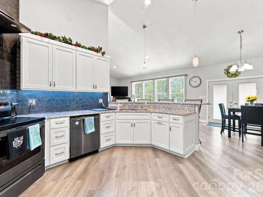 295 Idlewood Drive, Marion, NC 28752.  MLS# CAR4412940, YatesRealty ID 43791. Kitchen