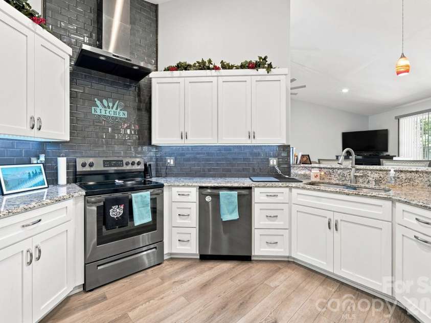295 Idlewood Drive, Marion, NC 28752.  MLS# CAR4412940, YatesRealty ID 43791. Kitchen
