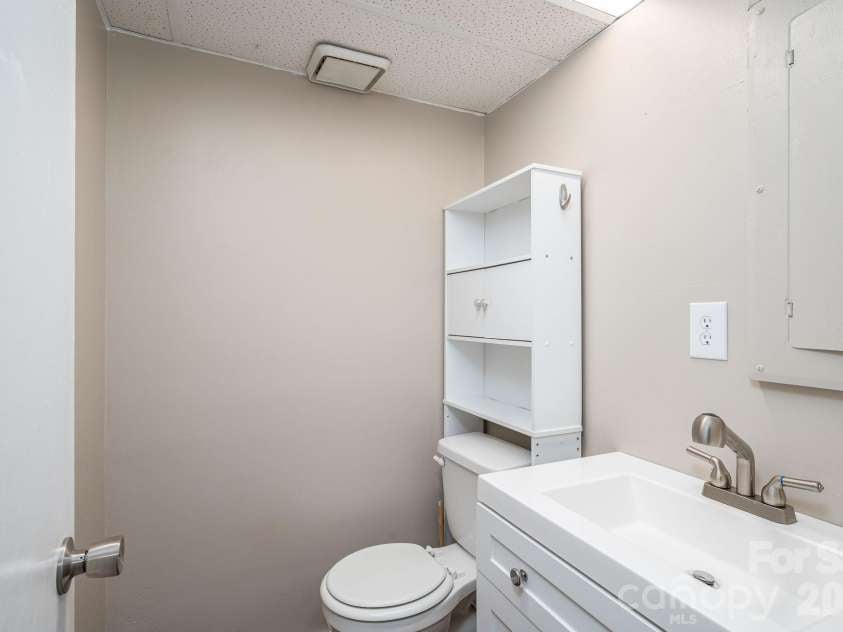 1369 Chancellor Drive, Claremont, NC 28610.  MLS# CAR4414231, YatesRealty ID 43792. 