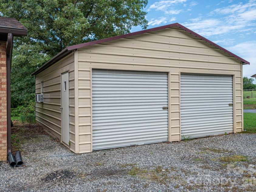 1369 Chancellor Drive, Claremont, NC 28610.  MLS# CAR4414231, YatesRealty ID 43792. 