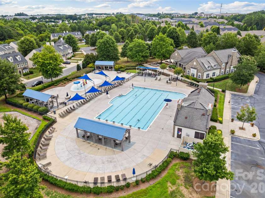 9513 Seamill Road, Charlotte, NC 28278.  MLS# CAR4408705, YatesRealty ID 43794. 