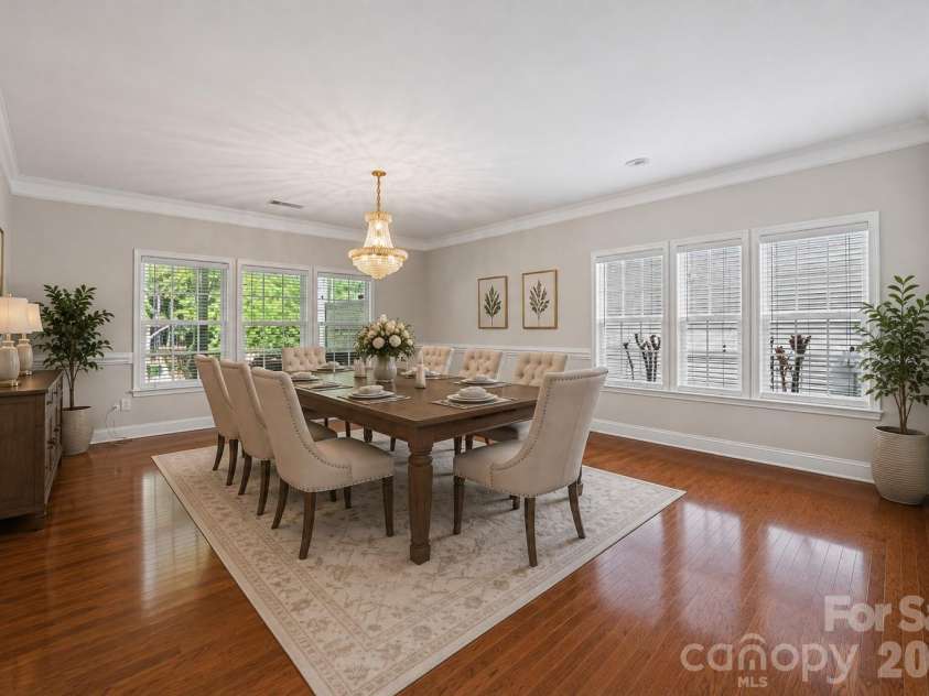 9513 Seamill Road, Charlotte, NC 28278.  MLS# CAR4408705, YatesRealty ID 43794. Formal dining