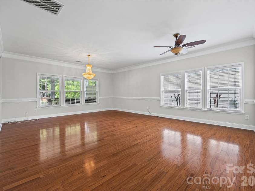 9513 Seamill Road, Charlotte, NC 28278.  MLS# CAR4408705, YatesRealty ID 43794. Formal living/ Formal dining