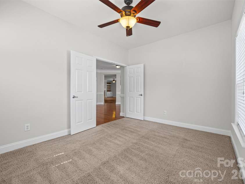 9513 Seamill Road, Charlotte, NC 28278.  MLS# CAR4408705, YatesRealty ID 43794. Office