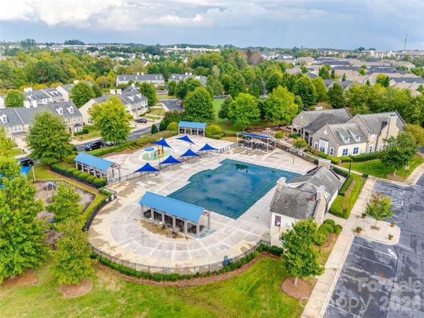 9513 Seamill Road, Charlotte, NC 28278.  MLS# CAR4408705, YatesRealty ID 43794. So many amenities!