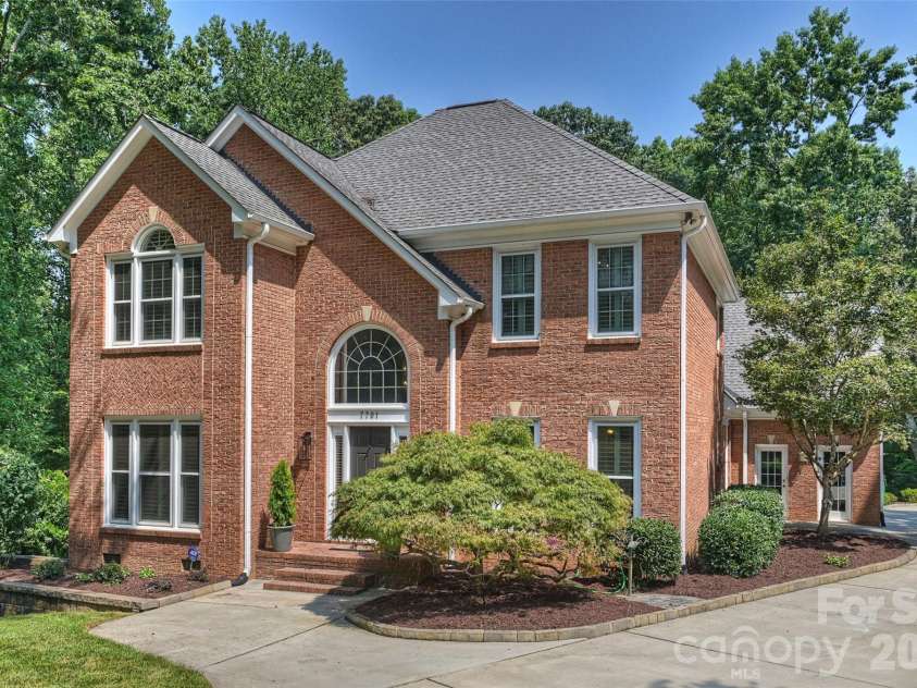 7701 Walthall Court, Charlotte, NC 28210.  MLS# CAR4404476, YatesRealty ID 43795. 