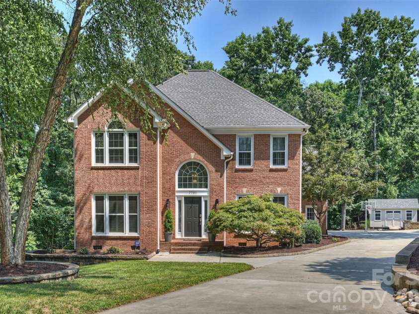 7701 Walthall Court, Charlotte, NC 28210.  MLS# CAR4404476, YatesRealty ID 43795. 