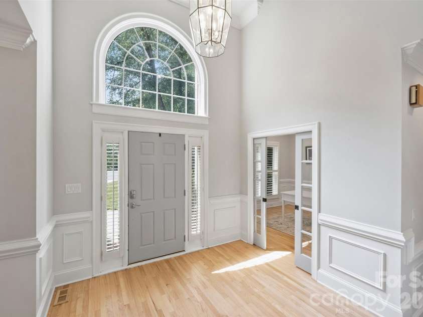 7701 Walthall Court, Charlotte, NC 28210.  MLS# CAR4404476, YatesRealty ID 43795. 