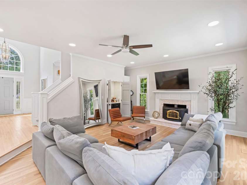 7701 Walthall Court, Charlotte, NC 28210.  MLS# CAR4404476, YatesRealty ID 43795. 