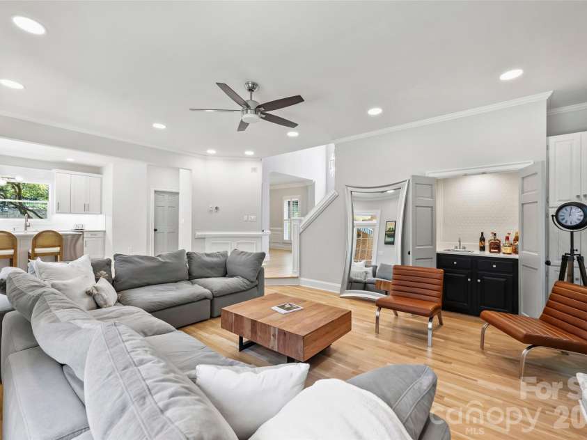7701 Walthall Court, Charlotte, NC 28210.  MLS# CAR4404476, YatesRealty ID 43795. 