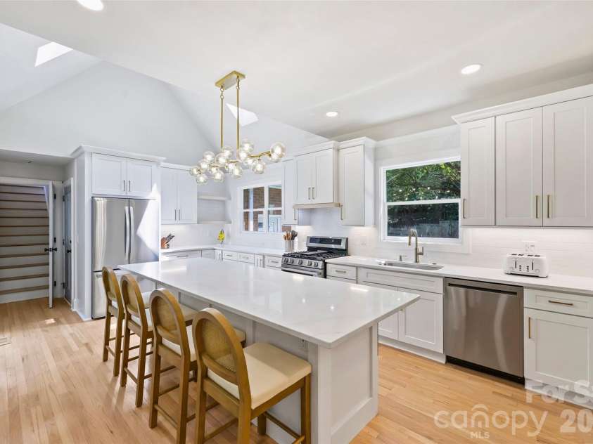 7701 Walthall Court, Charlotte, NC 28210.  MLS# CAR4404476, YatesRealty ID 43795. 