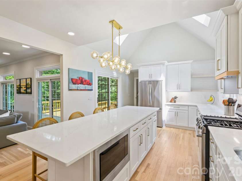 7701 Walthall Court, Charlotte, NC 28210.  MLS# CAR4404476, YatesRealty ID 43795. 