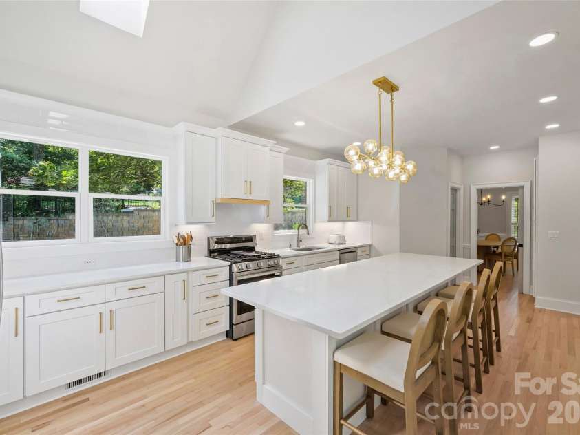 7701 Walthall Court, Charlotte, NC 28210.  MLS# CAR4404476, YatesRealty ID 43795. 
