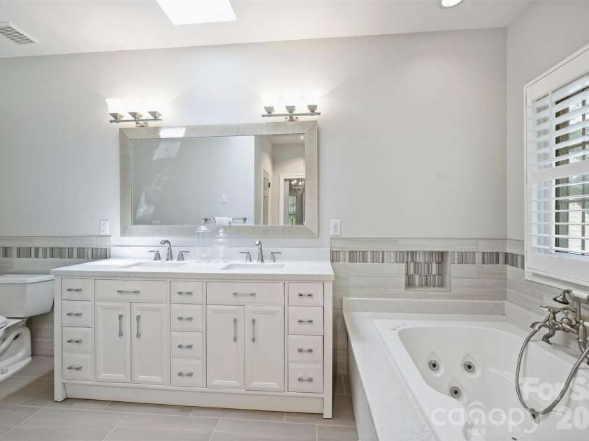 7701 Walthall Court, Charlotte, NC 28210.  MLS# CAR4404476, YatesRealty ID 43795. 