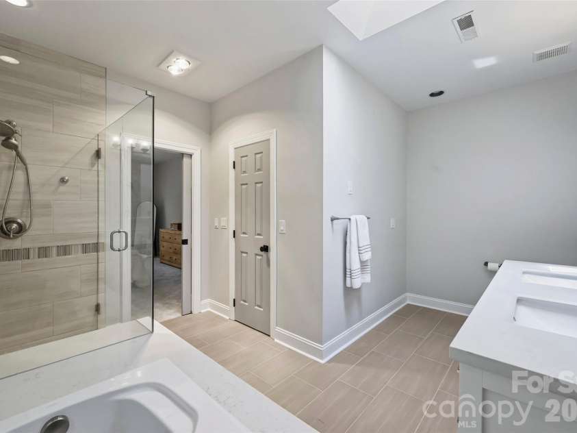 7701 Walthall Court, Charlotte, NC 28210.  MLS# CAR4404476, YatesRealty ID 43795. 