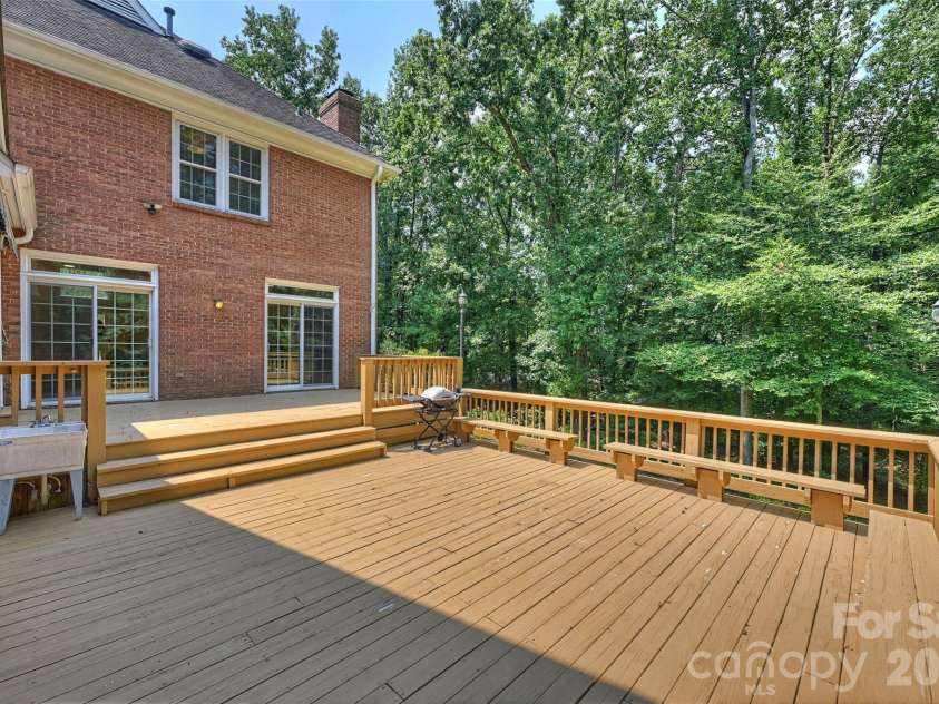 7701 Walthall Court, Charlotte, NC 28210.  MLS# CAR4404476, YatesRealty ID 43795. 