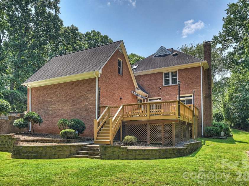 7701 Walthall Court, Charlotte, NC 28210.  MLS# CAR4404476, YatesRealty ID 43795. 