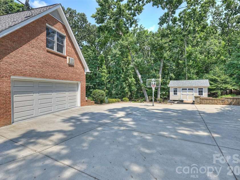 7701 Walthall Court, Charlotte, NC 28210.  MLS# CAR4404476, YatesRealty ID 43795. 