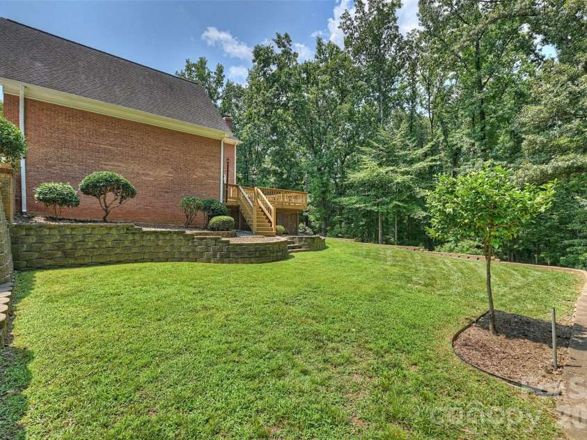 7701 Walthall Court, Charlotte, NC 28210.  MLS# CAR4404476, YatesRealty ID 43795. 