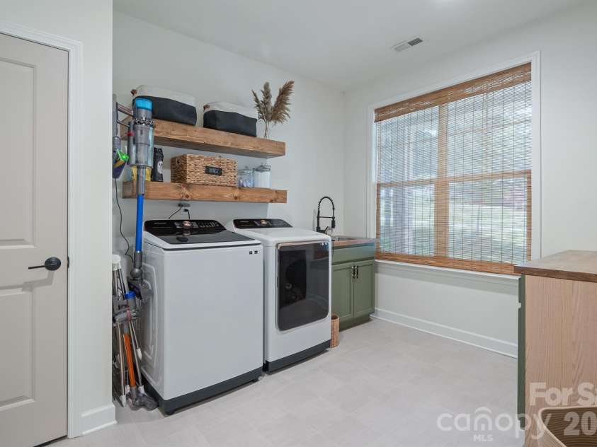 2976 Walter Drive, Concord, NC 28027.  MLS# CAR4412569, YatesRealty ID 43796. 