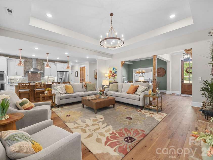 662 Sandbar Point, Lake Wylie, SC 29710.  MLS# CAR4413041, YatesRealty ID 43797. 