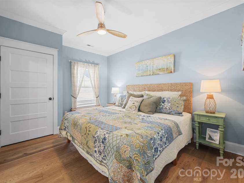 662 Sandbar Point, Lake Wylie, SC 29710.  MLS# CAR4413041, YatesRealty ID 43797. 