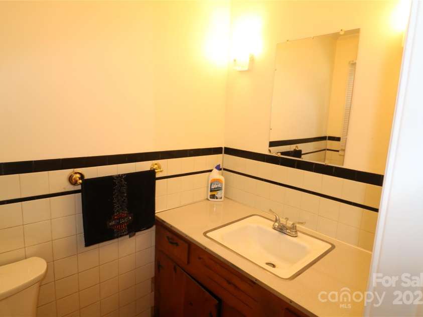 1260 US 221 Highway, Rutherfordton, NC 28139.  MLS# CAR4314402, YatesRealty ID 438. 