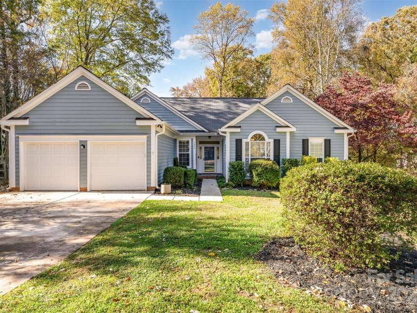 7024 Passeres Court, Charlotte, NC 28215.  MLS# CAR4319983, YatesRealty ID 438. 