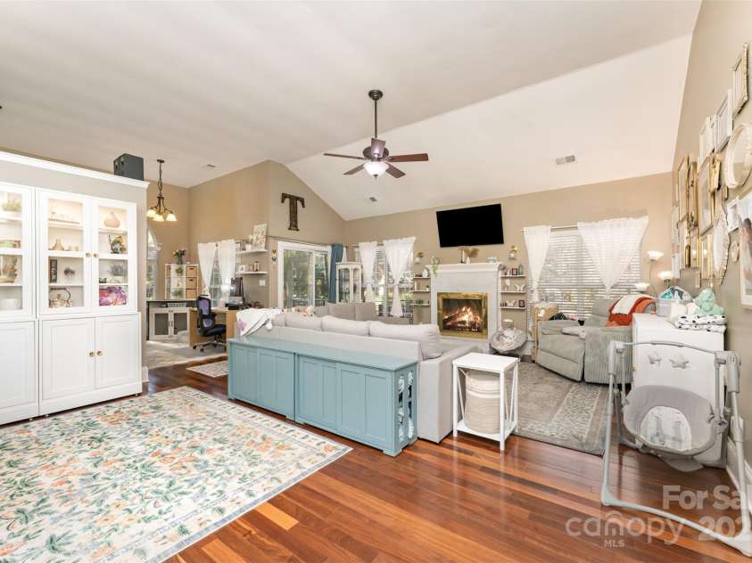 7024 Passeres Court, Charlotte, NC 28215.  MLS# CAR4319983, YatesRealty ID 438. 