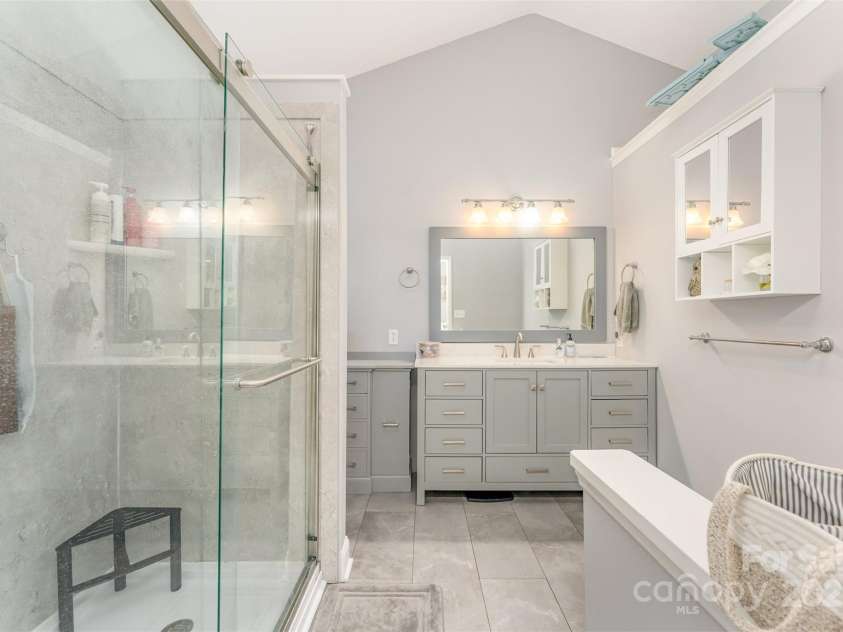 7024 Passeres Court, Charlotte, NC 28215.  MLS# CAR4319983, YatesRealty ID 438. 