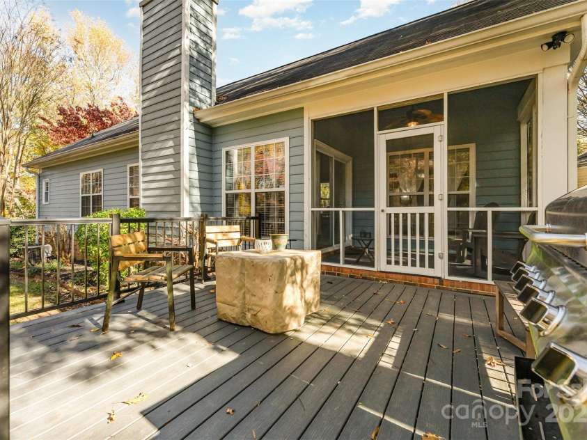 7024 Passeres Court, Charlotte, NC 28215.  MLS# CAR4319983, YatesRealty ID 438. 