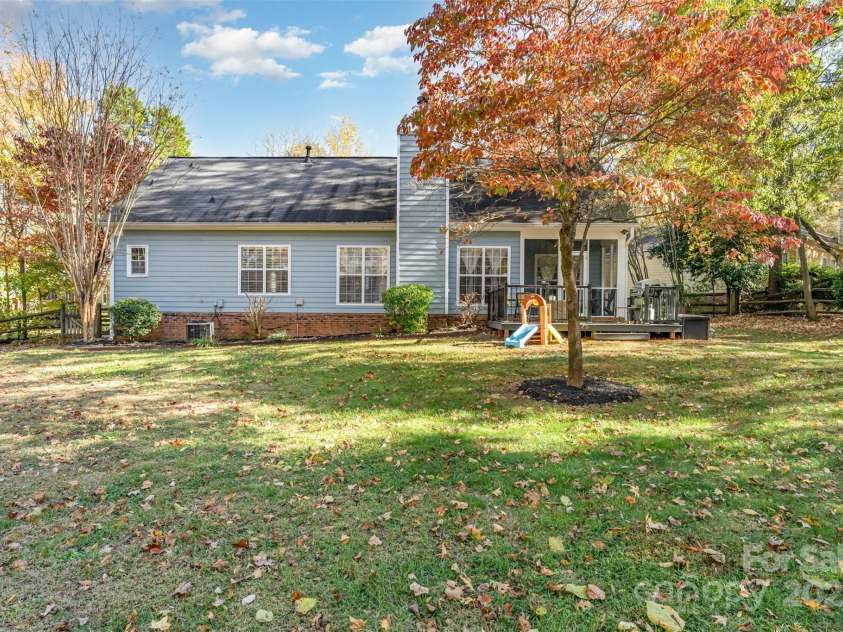 7024 Passeres Court, Charlotte, NC 28215.  MLS# CAR4319983, YatesRealty ID 438. 