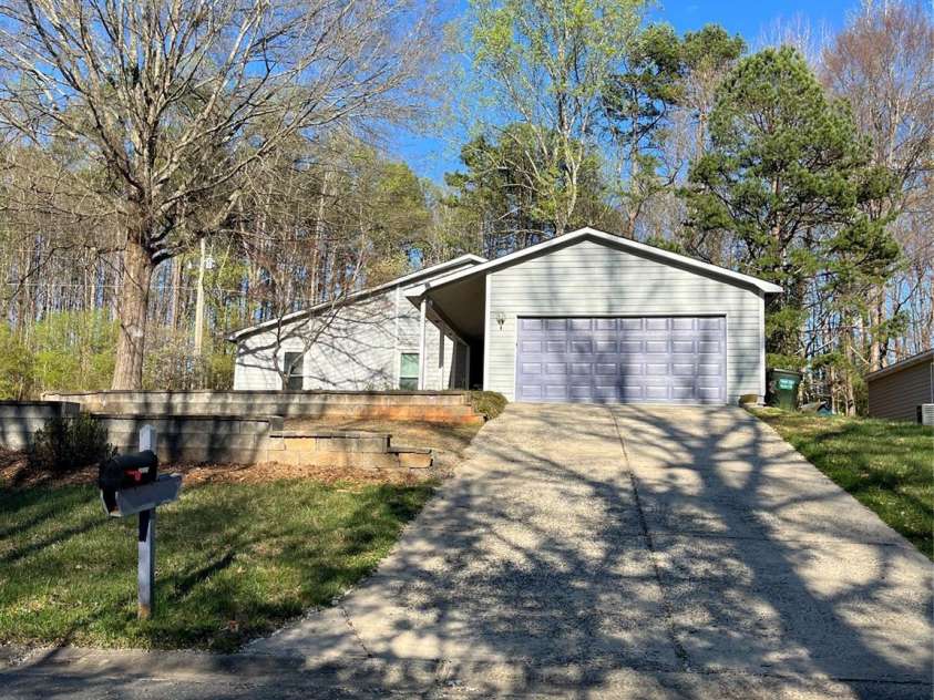 6525 Thamesmead Lane, Mint Hill, NC 28227.  MLS# CAR4357735, YatesRealty ID 4380. 