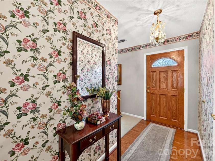 3825 Hoodridge Lane, Charlotte, NC 28227.  MLS# CAR4411305, YatesRealty ID 43802. 