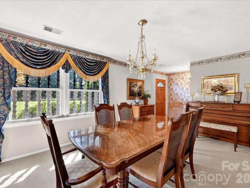 3825 Hoodridge Lane, Charlotte, NC 28227.  MLS# CAR4411305, YatesRealty ID 43802. 