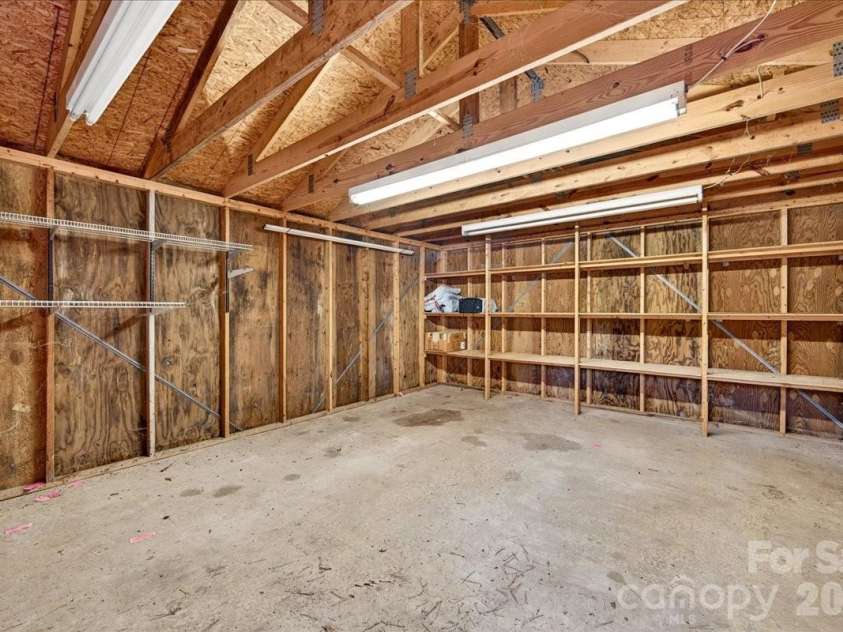 3825 Hoodridge Lane, Charlotte, NC 28227.  MLS# CAR4411305, YatesRealty ID 43802. 