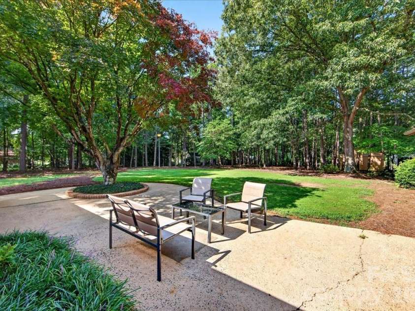 3825 Hoodridge Lane, Charlotte, NC 28227.  MLS# CAR4411305, YatesRealty ID 43802. 