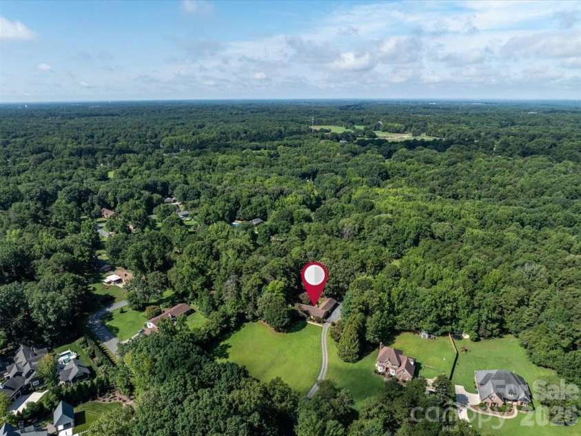 3825 Hoodridge Lane, Charlotte, NC 28227.  MLS# CAR4411305, YatesRealty ID 43802. 