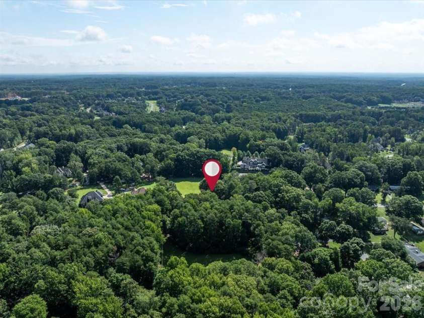 3825 Hoodridge Lane, Charlotte, NC 28227.  MLS# CAR4411305, YatesRealty ID 43802. 