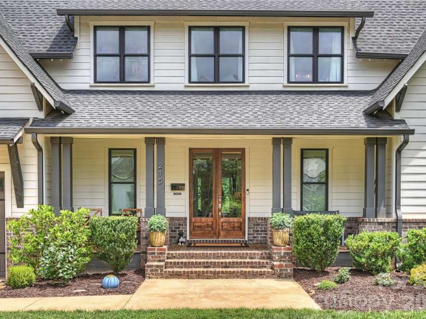 215 Hartford Avenue, Charlotte, NC 28209.  MLS# CAR4410878, YatesRealty ID 43804. 