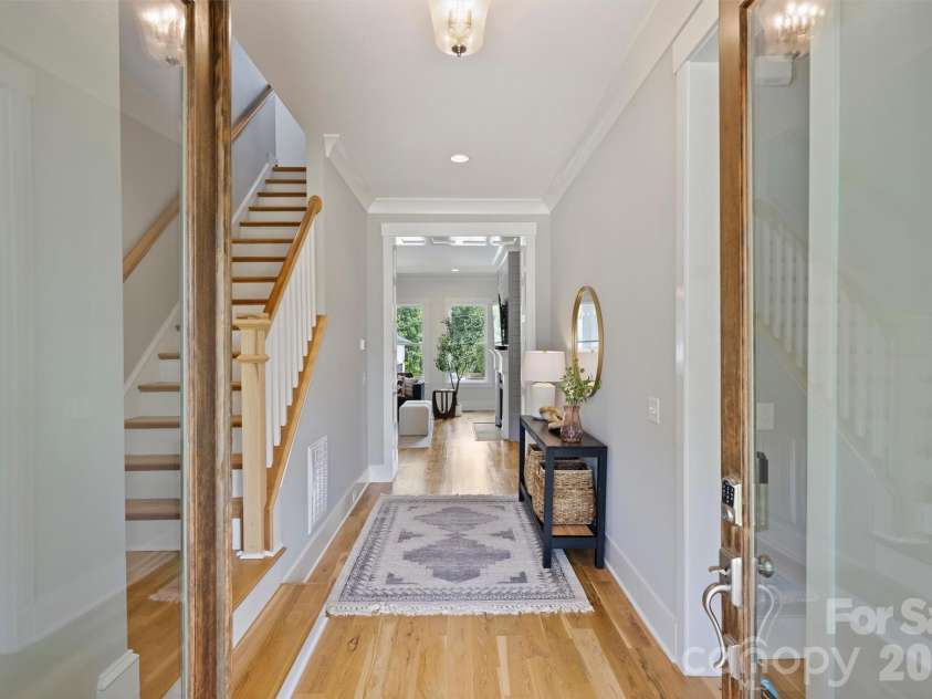 215 Hartford Avenue, Charlotte, NC 28209.  MLS# CAR4410878, YatesRealty ID 43804. 