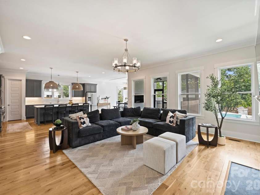215 Hartford Avenue, Charlotte, NC 28209.  MLS# CAR4410878, YatesRealty ID 43804. 