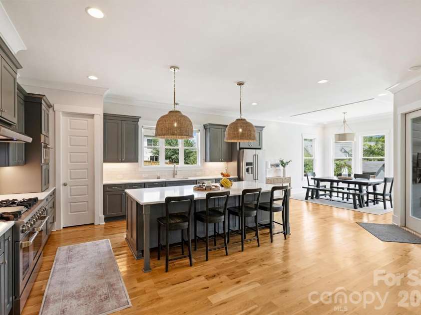215 Hartford Avenue, Charlotte, NC 28209.  MLS# CAR4410878, YatesRealty ID 43804. 