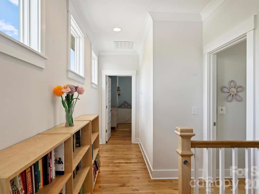 215 Hartford Avenue, Charlotte, NC 28209.  MLS# CAR4410878, YatesRealty ID 43804. 
