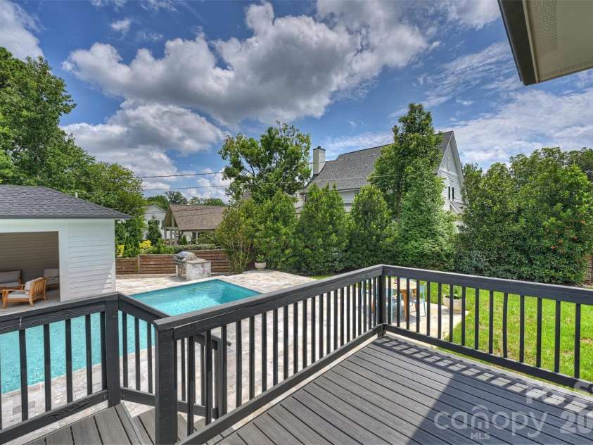 215 Hartford Avenue, Charlotte, NC 28209.  MLS# CAR4410878, YatesRealty ID 43804. 