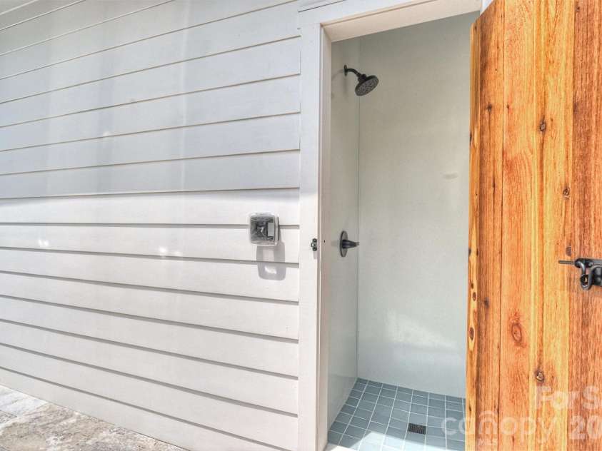 215 Hartford Avenue, Charlotte, NC 28209.  MLS# CAR4410878, YatesRealty ID 43804. Cabana Shower