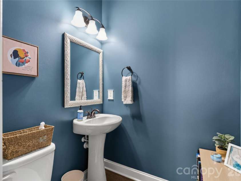 1402 Smoketree Court, Waxhaw, NC 28173.  MLS# CAR4413760, YatesRealty ID 43805. Main Floor Half Bath