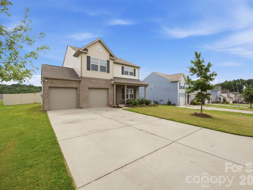 254 Austen Lakes Drive, York, SC 29745.  MLS# CAR4413205, YatesRealty ID 43807. 