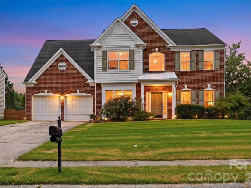 7633 Rathburn Lane, Charlotte, NC 28277.  MLS# CAR4411493, YatesRealty ID 43808. 