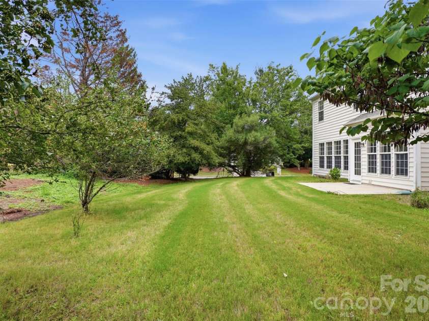 7633 Rathburn Lane, Charlotte, NC 28277.  MLS# CAR4411493, YatesRealty ID 43808. 